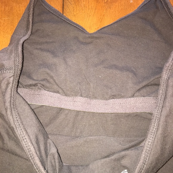 Cute halter top - Picture 3 of 5